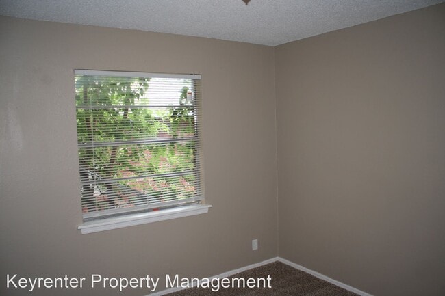 Building Photo - 3 br, 2 bath House - 9915 E 22nd Pl