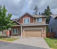 Building Photo - Beautiful updated 5bd/2.5ba home is move in ready!