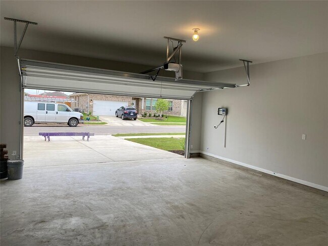 Building Photo - 1513 Whippletree Trl