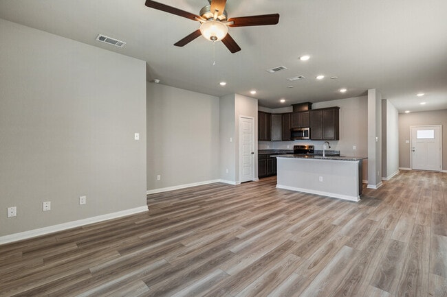 Building Photo - 1304 Elise Ave