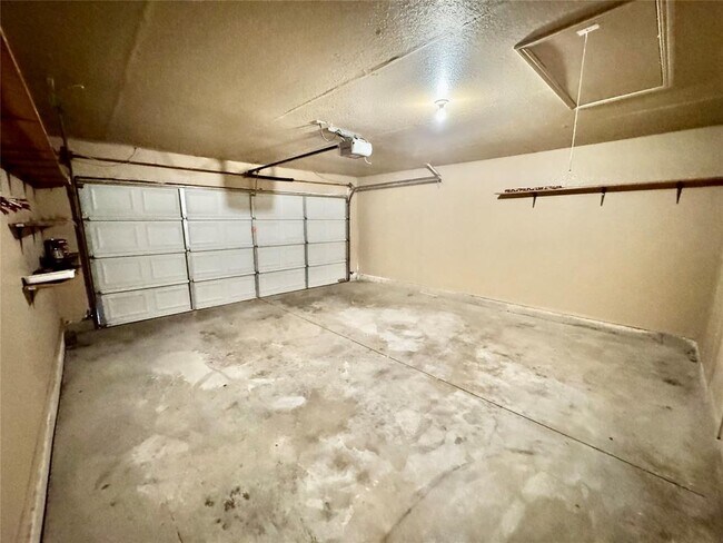 Building Photo - 11425 Wallace Ave