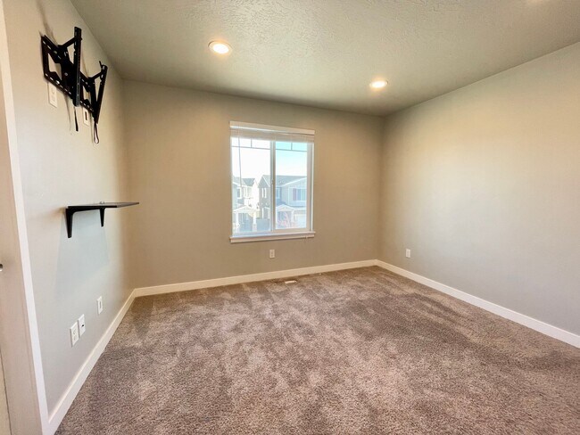 Building Photo - 12038 El Capitan Ln