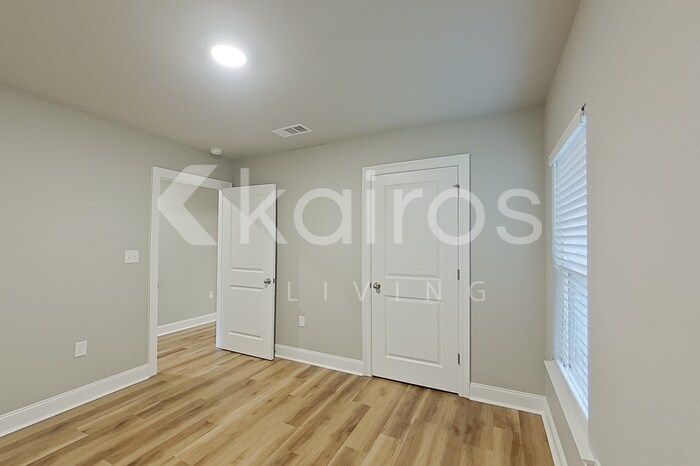 Building Photo - 13769 Pinyon Dr