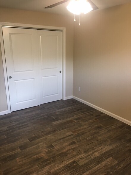 Building Photo - 2737 Houston Ave