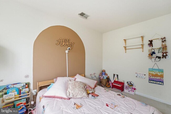 Building Photo - 8103 Lacy Dr