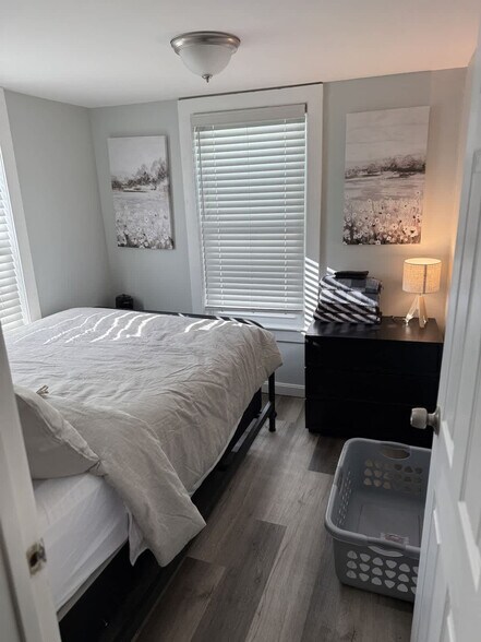 Building Photo - 4 Auburn Ave Ext