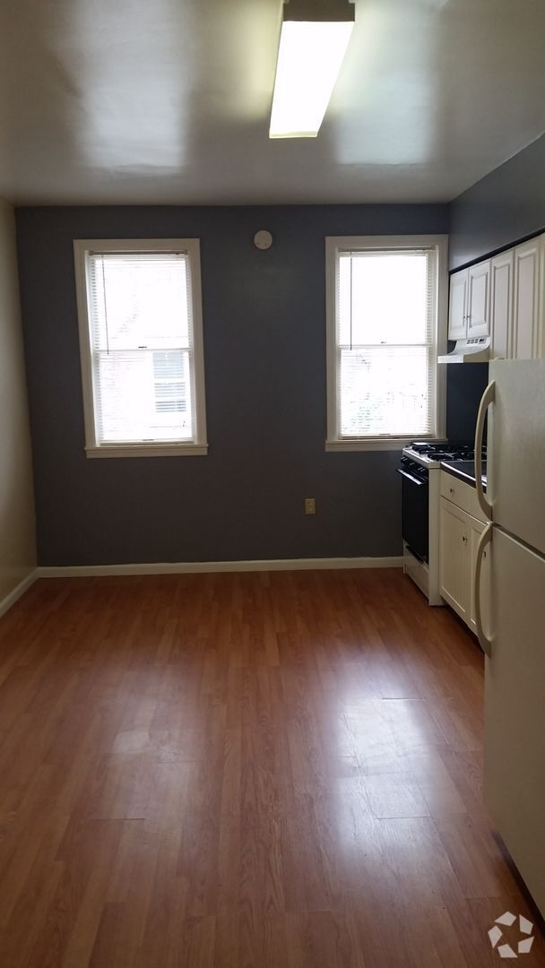 Building Photo - Super cute 1 bedroom apartment on the Sout...