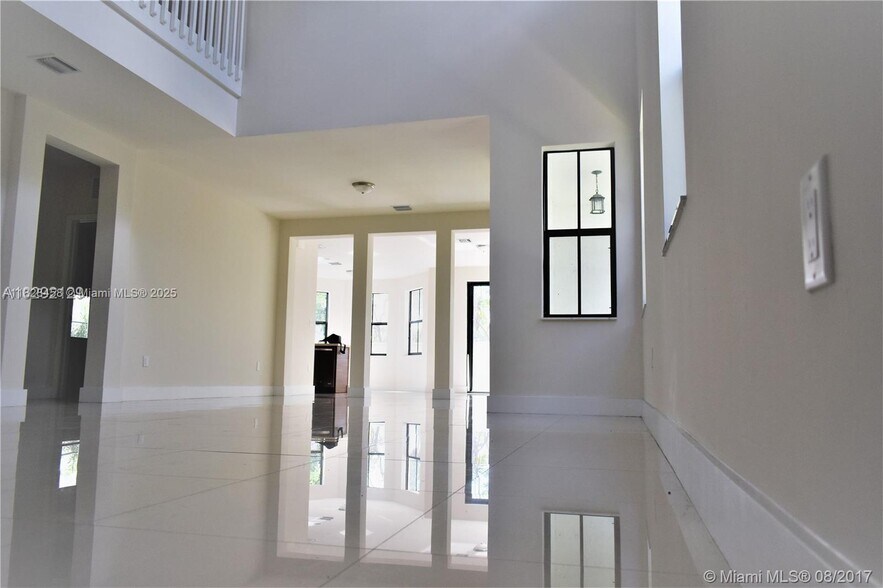 Building Photo - 6930 NW 106th Ave