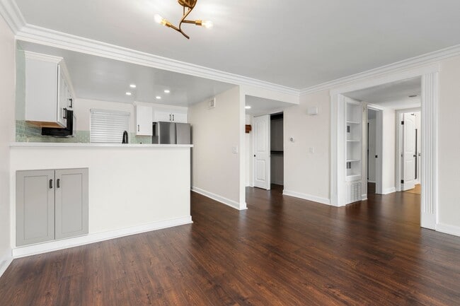 Building Photo - MOVE IN SPECIAL- $500 off First Months Ren...