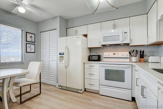 Building Photo - 14426 Amberly Ln
