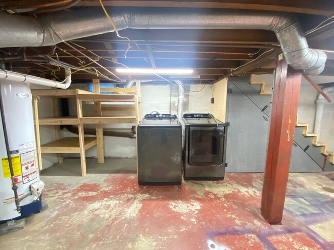 Building Photo - Charming 2 Bedroom, 1 Bath Home in West York Schools!!