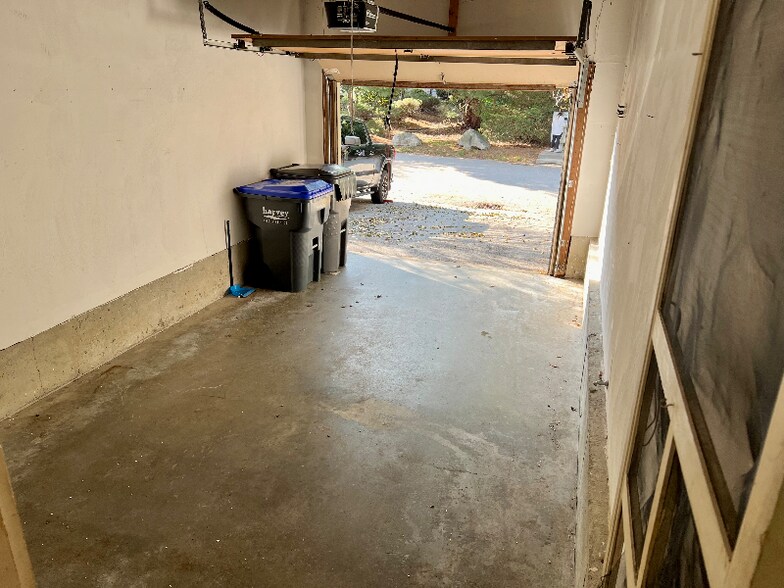 Building Photo - 69 Samuel Dr