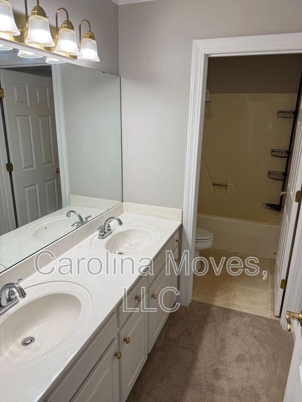 Building Photo - 204 Brushy Meadows Dr
