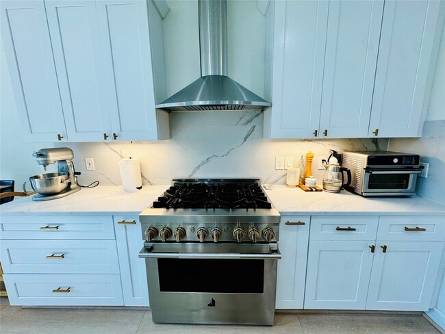 Building Photo - 4207 Pensacola Oaks Ln