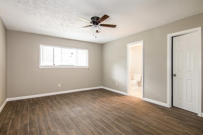 Building Photo - 4327 Lucian Ln