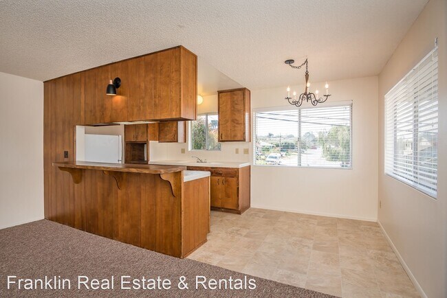 Building Photo - 2 br, 1.5 bath House - 755 Pacific Apt #3