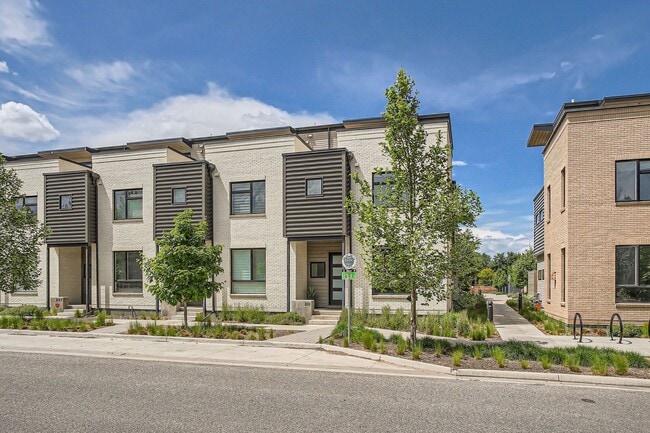 Building Photo - Modern 3 BDR S'Park Boulder Townhome