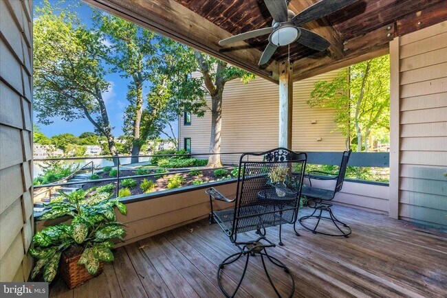 Building Photo - 5 President Point Dr