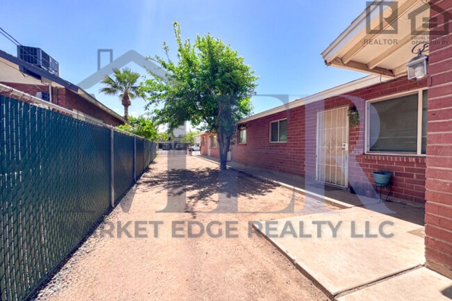 Building Photo - 1640 E Brill St