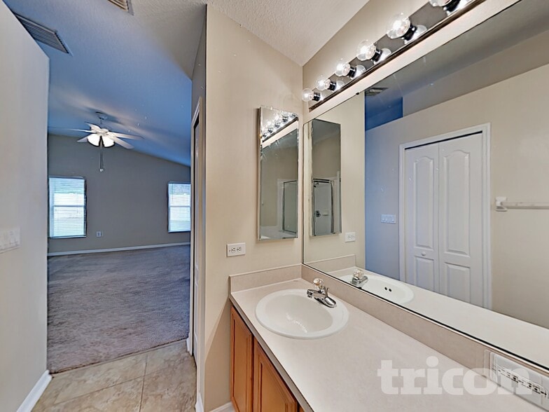 Building Photo - 1926 Sean Wood Cir