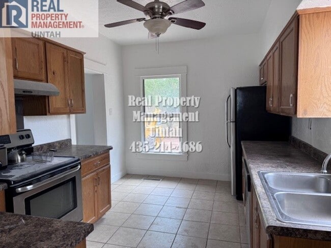 Building Photo - Cute 3 Bedroom 1 Bathroom House