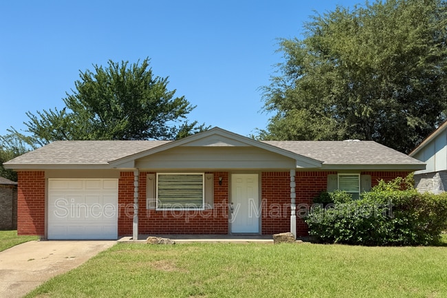 Primary Photo - 813 S Meadow Ln