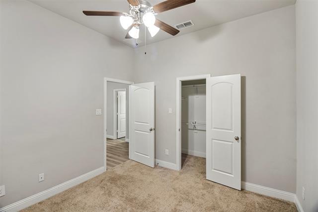 Building Photo - 525 Redbud Dr