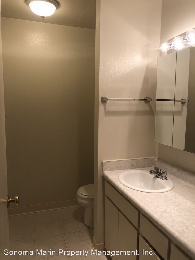 Building Photo - 294 E Cotati Ave