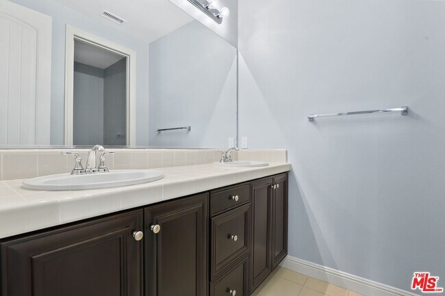 Building Photo - 11507 Verona Dr