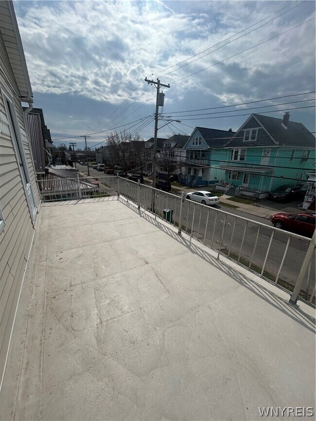 Building Photo - 41 Page St