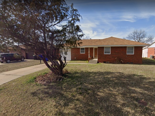 Building Photo - 804 Barbour Ave