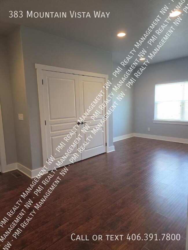 Building Photo - 383 Mountain Vista Way