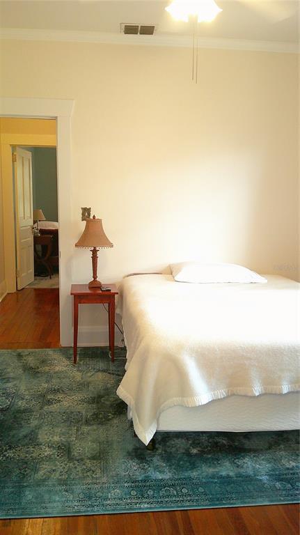 Building Photo - 303 E Plymouth St