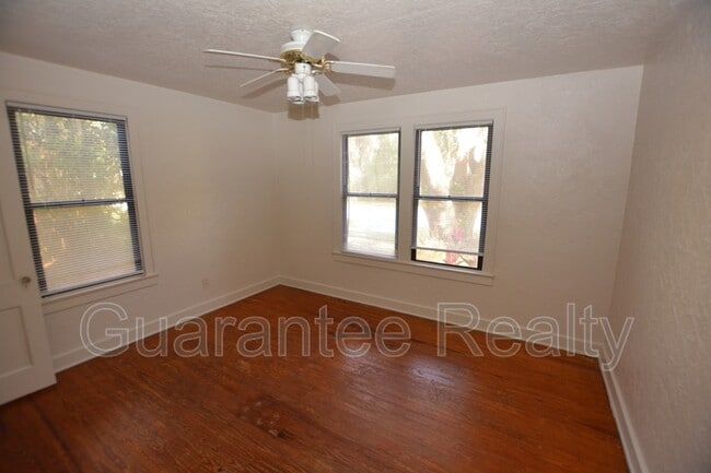 Building Photo - 2246 SE 3rd Ave