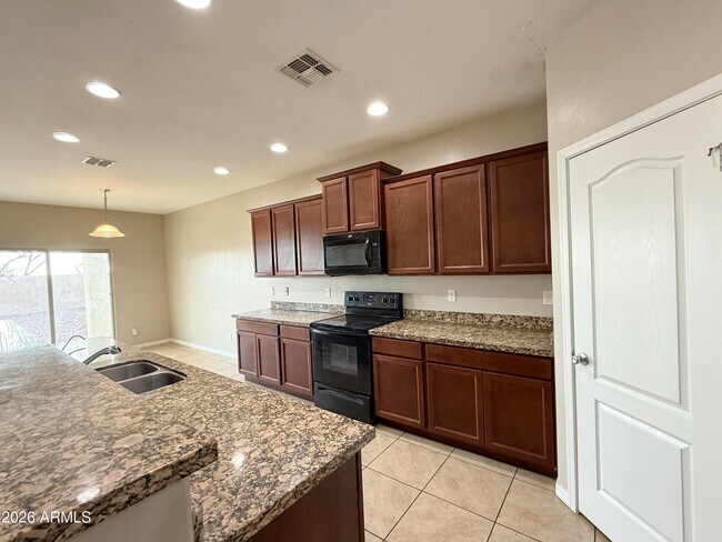 Building Photo - 5085 S 243rd Dr