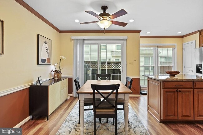 Building Photo - 2442 Garnett Dr