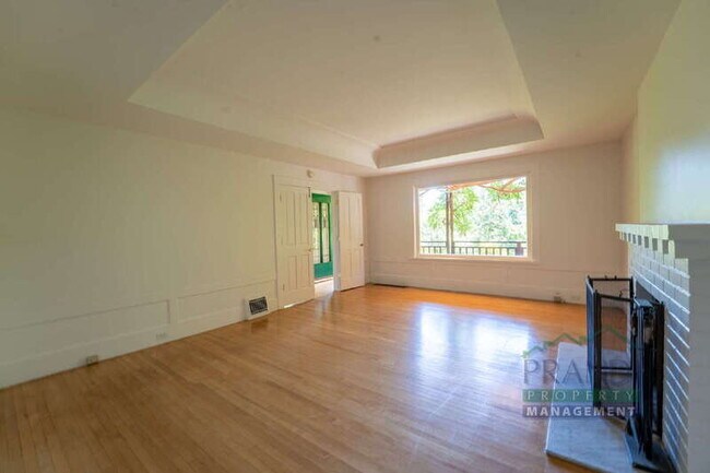 Building Photo - 2 Ahrens Ln