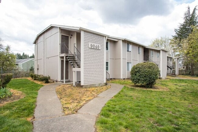 Building Photo - 2 bedroom 1 bath close to local shops!!