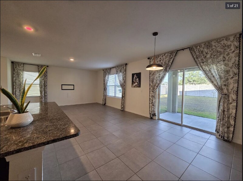 Building Photo - 5977 Briar Rose Wy