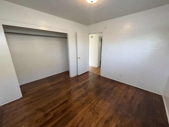 Building Photo - Pet-friendly Home Located in Eureka!