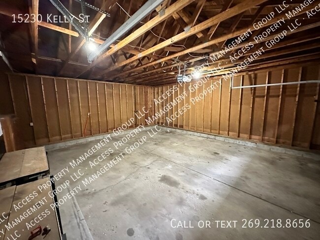 Building Photo - 15230 Kelly St