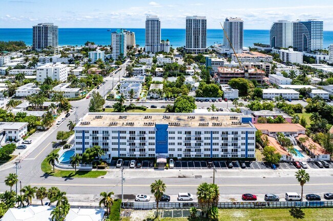 Building Photo - 550 Bayshore Dr