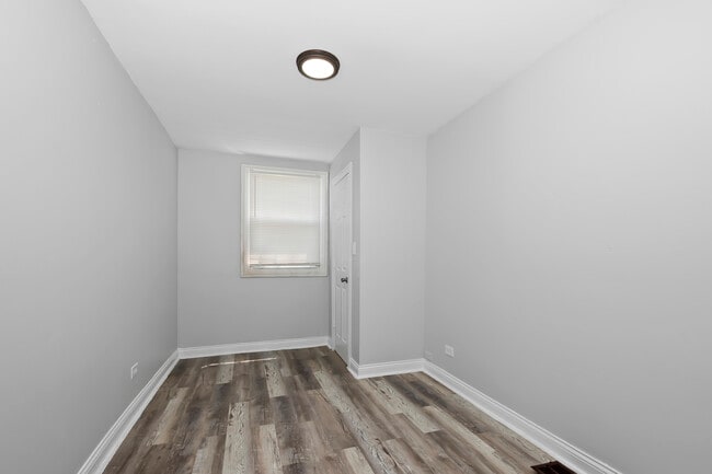 Building Photo - 5357 S Honore St