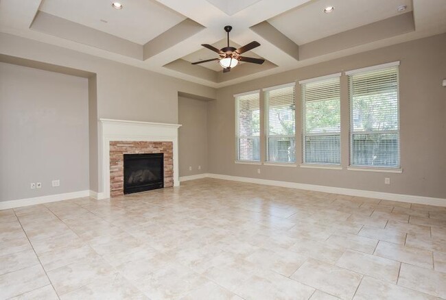 Building Photo - 6615 Rising Hills Ln