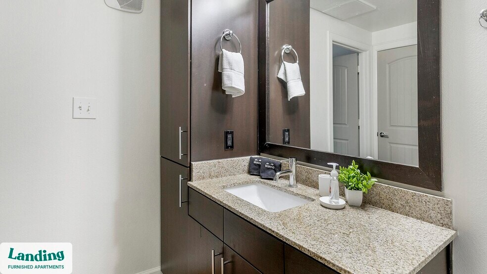 Building Photo - 5275 Town and Country Blvd