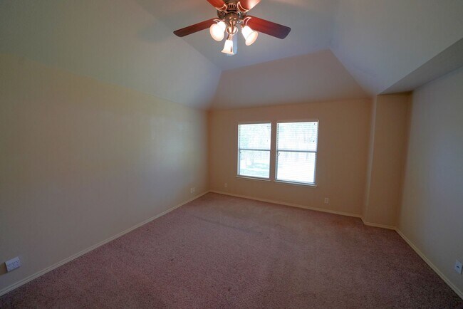Building Photo - Move-In Ready Property Now Available in Selma, TX! - Realtor Commission: $600