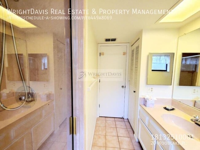 Building Photo - 20 Woodlake Pl