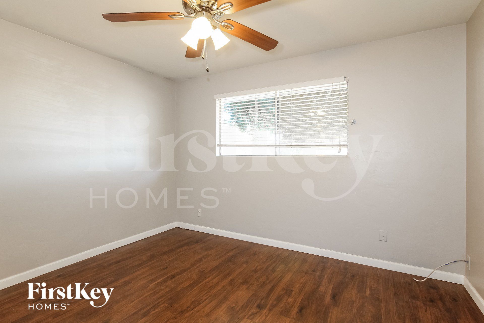 Building Photo - 1308 E Seldon Ln