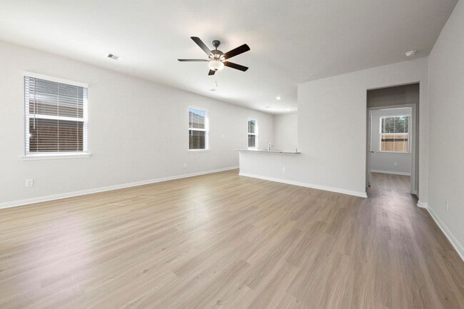 Building Photo - 15454 Maple Ter Dr