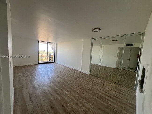 Building Photo - 1600 S Ocean Dr